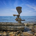 바로 소원 준비해야 할 것 같은 <b>돌탑</b>