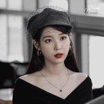 아이유 워낙 <b>백옥</b>계열 하얀피부라서 그런가