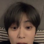 이 얼굴을 두고 어딜 가긴
