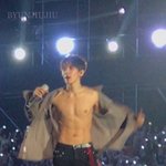 백현 복근 <b>폰카</b> 심기