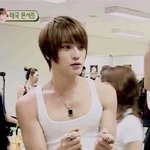 <b>배</b>가 너무 아파서 공부를 못하겠어