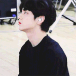 얘 내 <b>약혼</b>남임