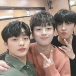 [댓글부탁해] 얘들아 나 <b>전학</b>갈건데