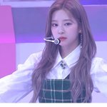 근데 진짜 김민주 얼굴 신기하다