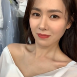 손예진 <b>셀카</b> 봄?
