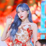 바다색 머리한 여자 아이돌