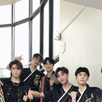 [NCT] 쟈니가 툥이 어깨<b>동무</b> 해주네