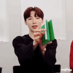 [드루와] 컴백 3일전에 앨범 보여주는 아이돌