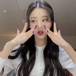 애<b>도라</b> 쇼핑몰에서 파는 나비목걸이