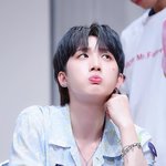 [펜타곤] <b>사진</b> 뿌리고가욤  ㅎ ㅁ ㅎ