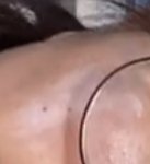 얘들아 나 얼굴에 <b>구멍남</b>