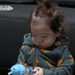 귀여운 건후 입 <b>버릇</b> 보고 갈래?