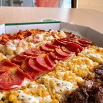 피자 한판에 토핑이 <b>다섯</b>가지나 있네요