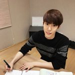 [NCT] 이 <b>사진</b> 내 <b>책상</b> 앞에 붙여져있는데