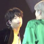 [방탄소년단] 엥 석지니 <b>산책</b>짤뜸