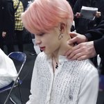 의외로 지민 얼굴이 남자들 <b>한테</b> 인기 많더라