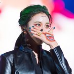 [댓글부탁해] <b>채영</b> 이 사진 왠지 모르겠는데 좋다