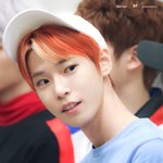 [NCT] 도영이 <b>주황</b>머리 톤그로이긴 했는데