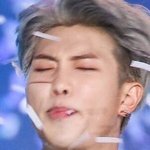 김남준 꽃가루 <b>시식</b>