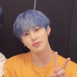 하성운 이 착장