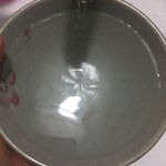 밖에시끄러워서 물뿌린다는 앤데