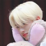 <b>정갈</b>한 잘생김에 황홀한 남돌