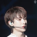 <b>런쥔</b>이 하얀편인가