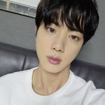 아 김석진 요즘 셀카 잘 찍는 것 같지 않냐
