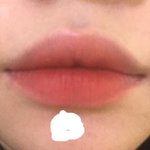 나 입술 이쁘지 않음?