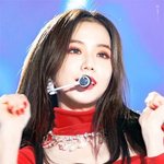 배우로 데뷔했어도 잘 됐을 것 같은 <b>미모</b>