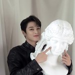 오빠. 그쇡기한테 잘해주지 <b>마요</b>.