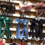 졸사 리본끈으로 반<b>묶음</b> 하고 찍는 거 어때