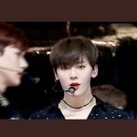 <b>황민현</b>팬들아