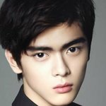 이태용에 정재현합성해봣는데