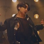 정국이도 하얀색 옷 입혀줘