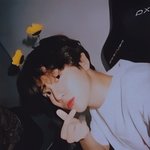 백현 셀카 <b>폴라로이드</b> 개잘찍음