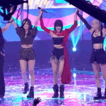 오늘자 앵콜 <b>퇴장</b>하는 블핑ㅋㅋㅋ