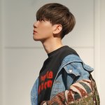 백현 이 <b>착장</b> 너무 좋음