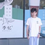 [ㅈㄱㄴ] 찐따 혼자 서있는중ㅋㅋㅋ