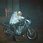 <b>박찬열</b> 바이크 뒷자리