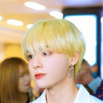 <b>자비</b>없는 잘생김의 남돌