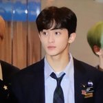 마크처럼 얼굴살 저러려면 타고나야하냐 노력으로되냐