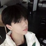 아니 근데 엔시티 <b>지성</b> 객관적으로 잘생기지않음?