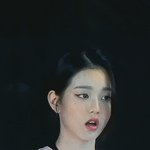 [댓글부탁해] 장원영 볼에 이거 찍은걸까?