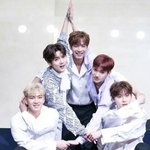 [뉴이스트] 오늘밤 8시 <b>제이</b>밍 라이브❤