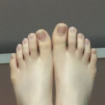 나 다른데는 통통한데 <b>발목</b>만 귀신처럼 얇음