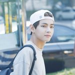 [드루와] 방탄 <b>뷔</b>가 볼캡 돌려 쓰면 생기는 일..