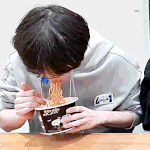 [TXT모아] 단짝즈ㅋ 보기드문 봉규 <b>면치기</b> 한입만