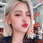 데뷔전에 <b>타돌</b> 덕질했던 아이돌 있어?