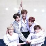 [뉴이스트] 따수운 사람 <b>가가</b>론❤
